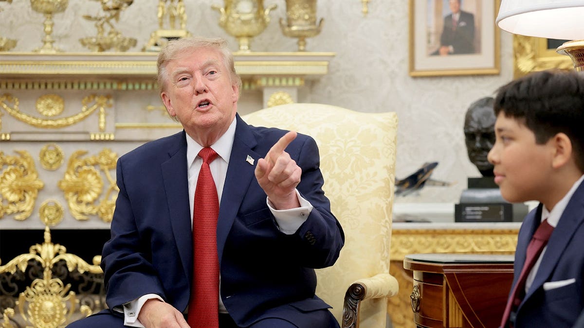 Trump Criticizes CNN Reporter During Oval Office Exchange