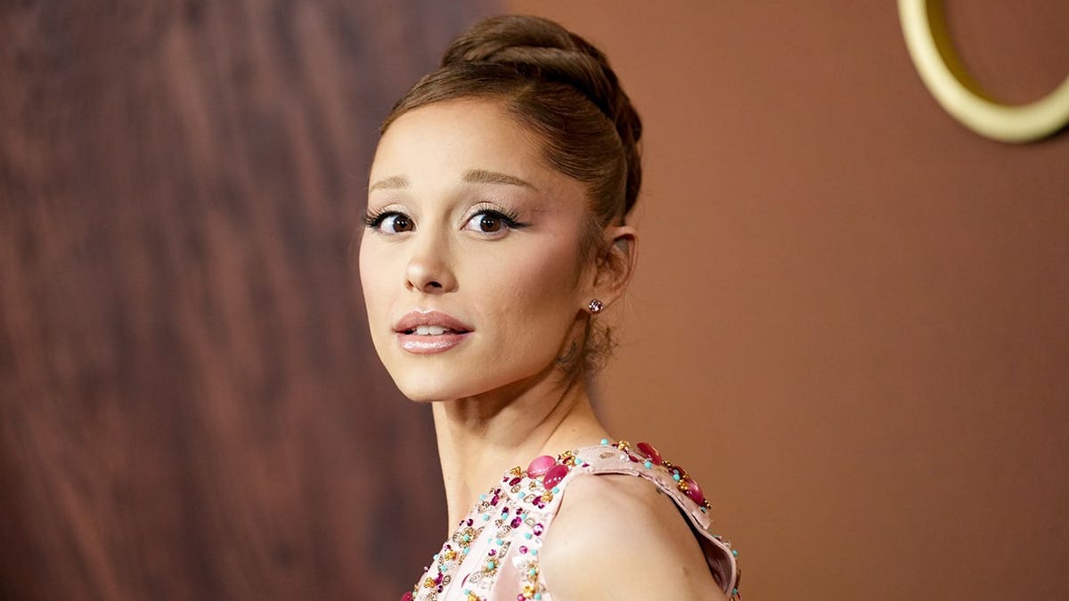 Ariana Grande Plans Hiatus from Public Eye