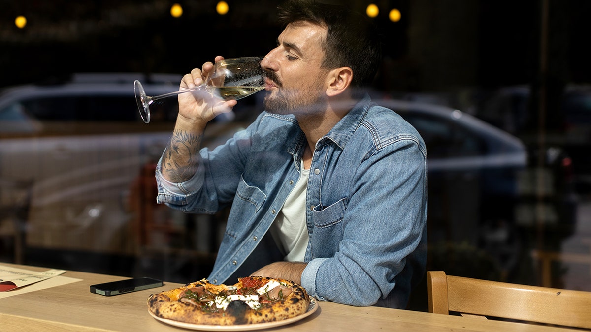 Solo Eating Trend: Confidence Boost or Rising Loneliness?