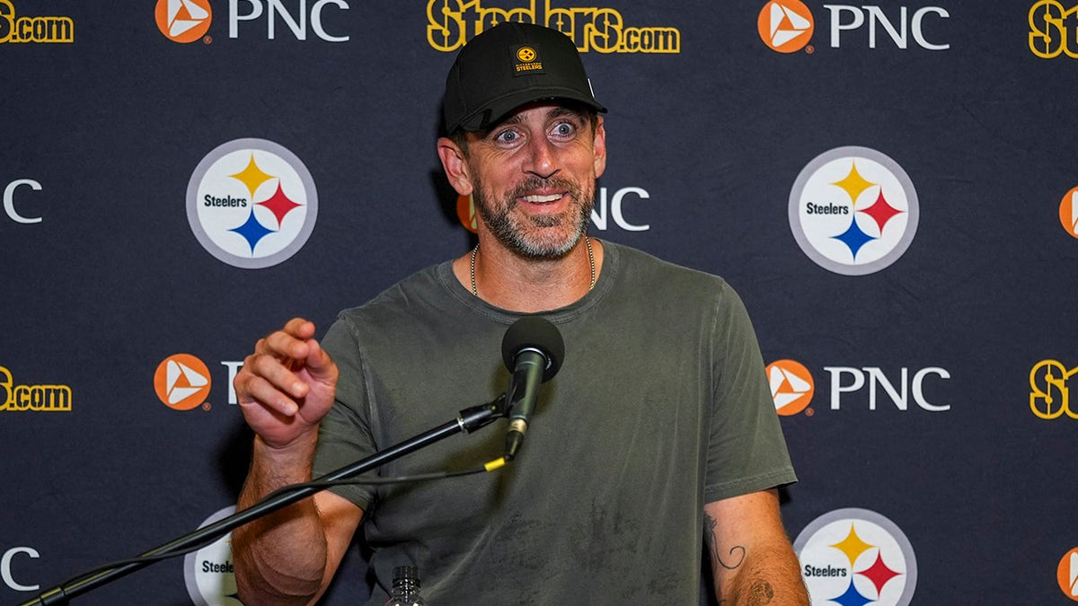 Criticism of Aaron Rodgers: A Polarizing Figure in Sports