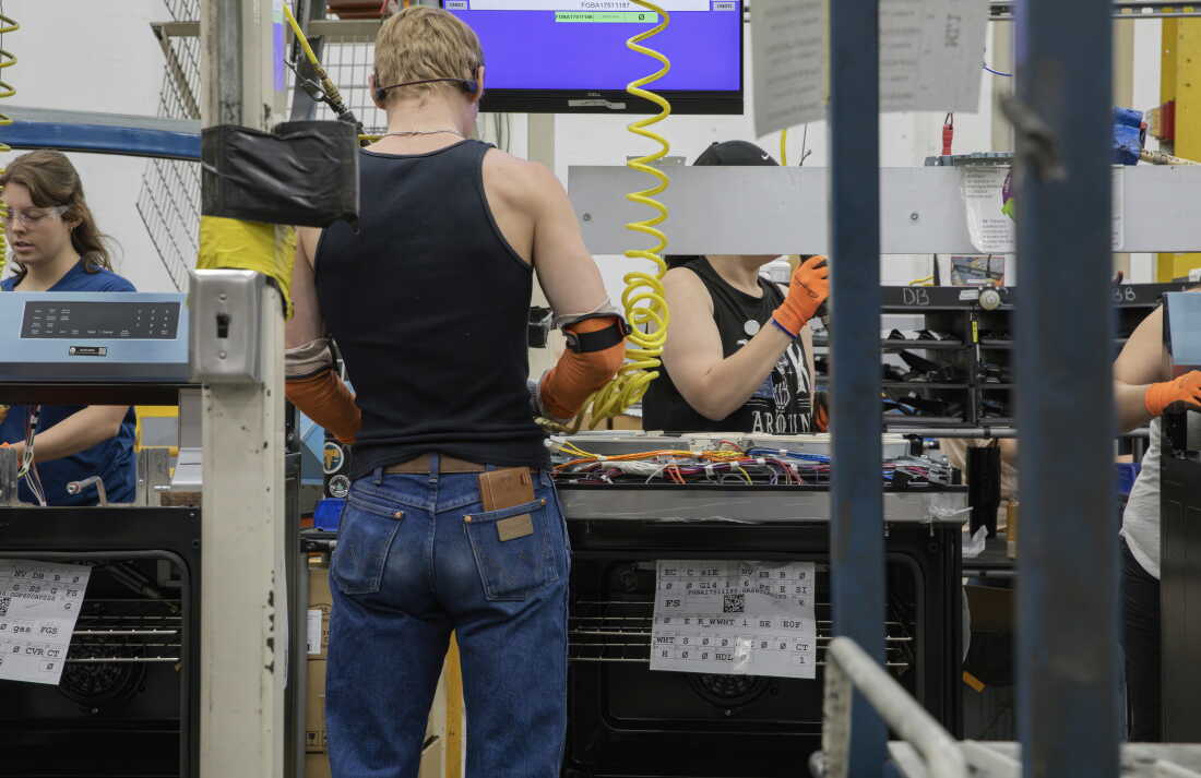AI Revolutionizes Quality Control at GE Appliances Plant