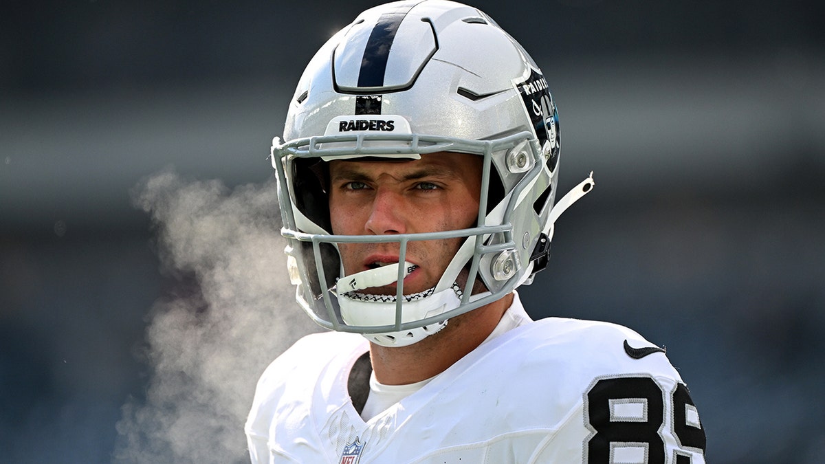 Las Vegas Raiders Unsettle Fantasy Football Managers with Brock Bowers’ Injury