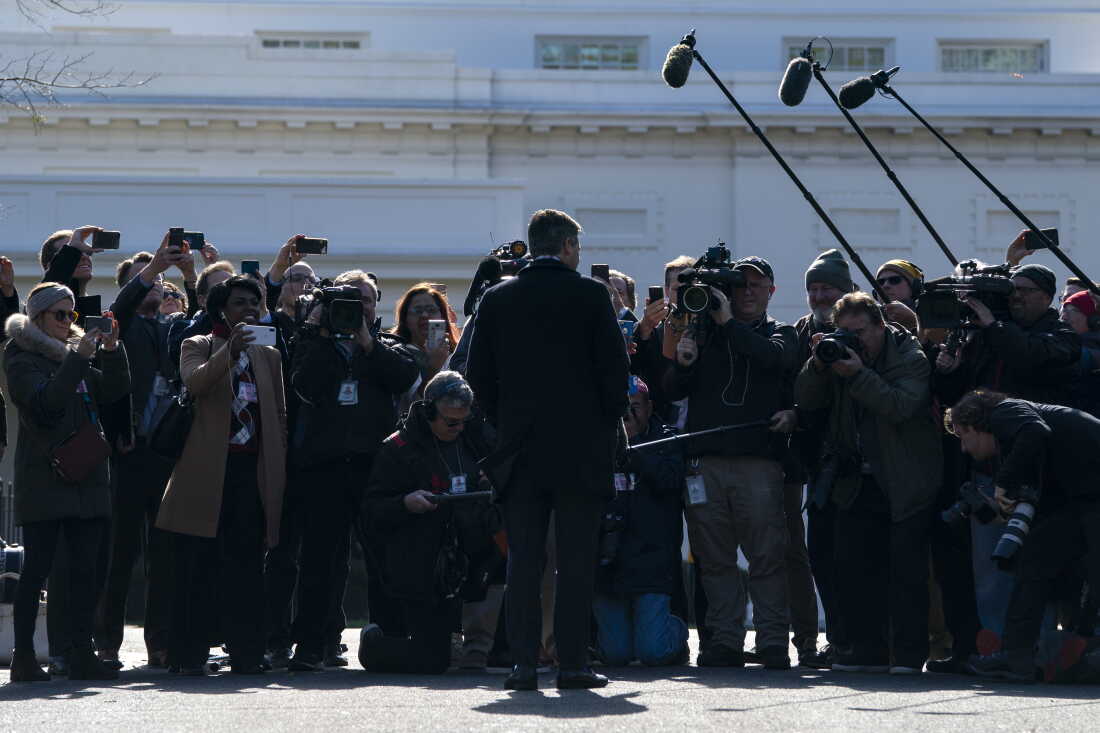 Jim Acosta Discusses White House Ban on Media Outlets