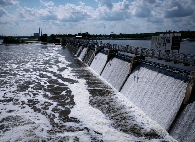 Construction Resumes on Brandon Road Project to Combat Invasive Carp