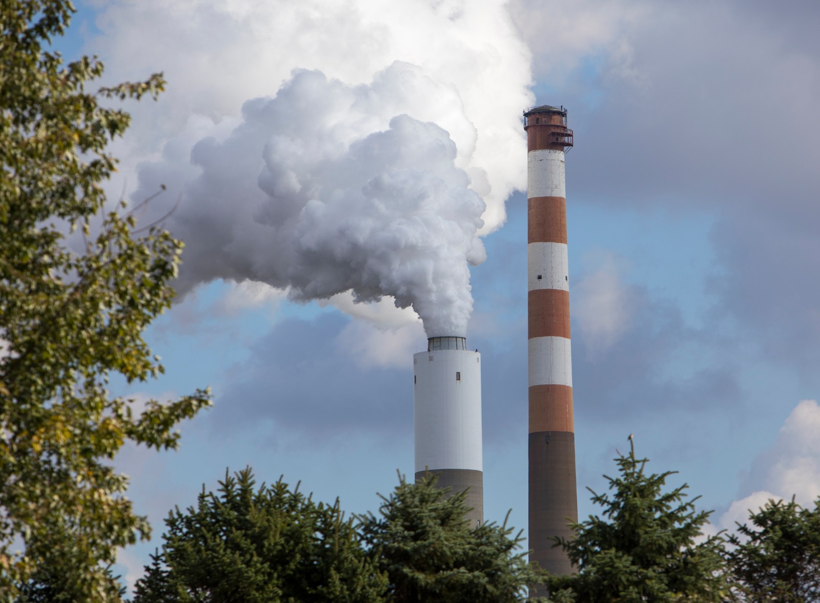 EPA’s Repeal of Climate Rule Sparks Debate Over Coal Power