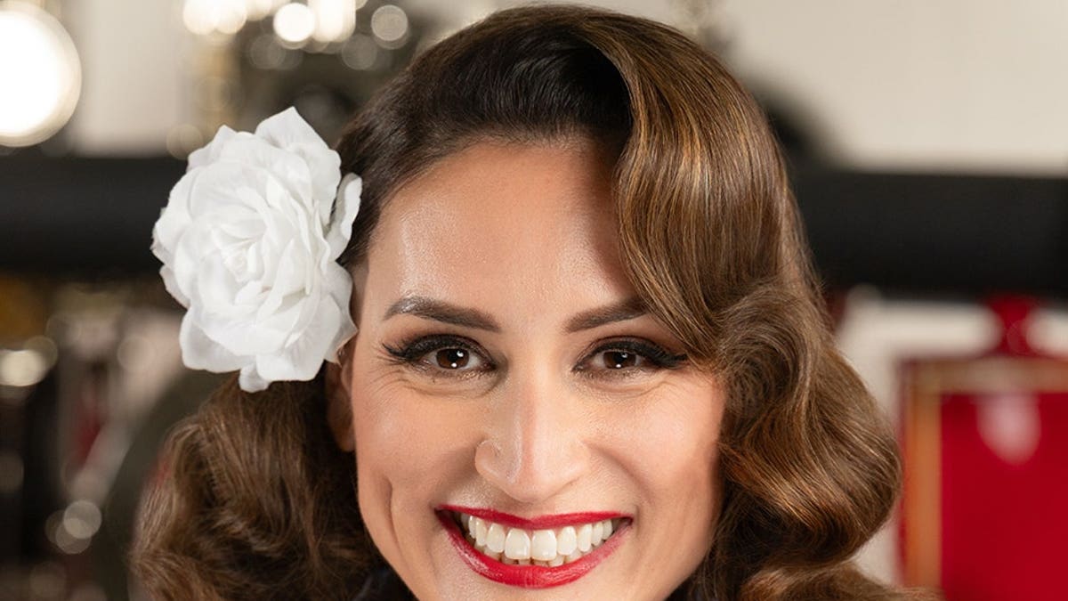 From Green Berets to Pin-Up Model: Lindsey Schmidt’s Unique Journey