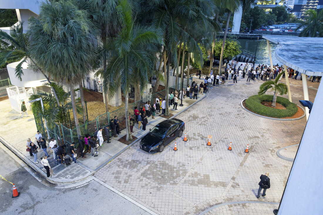 New ‘Mega Master’ Hearings in Miami Immigration Court Cause Long Lines