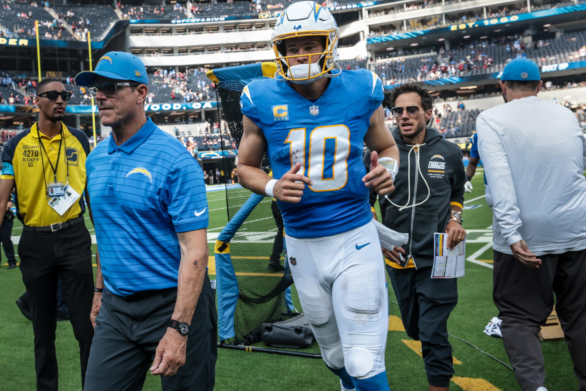 Chargers Struggle with New Offensive Scheme Against Cardinals