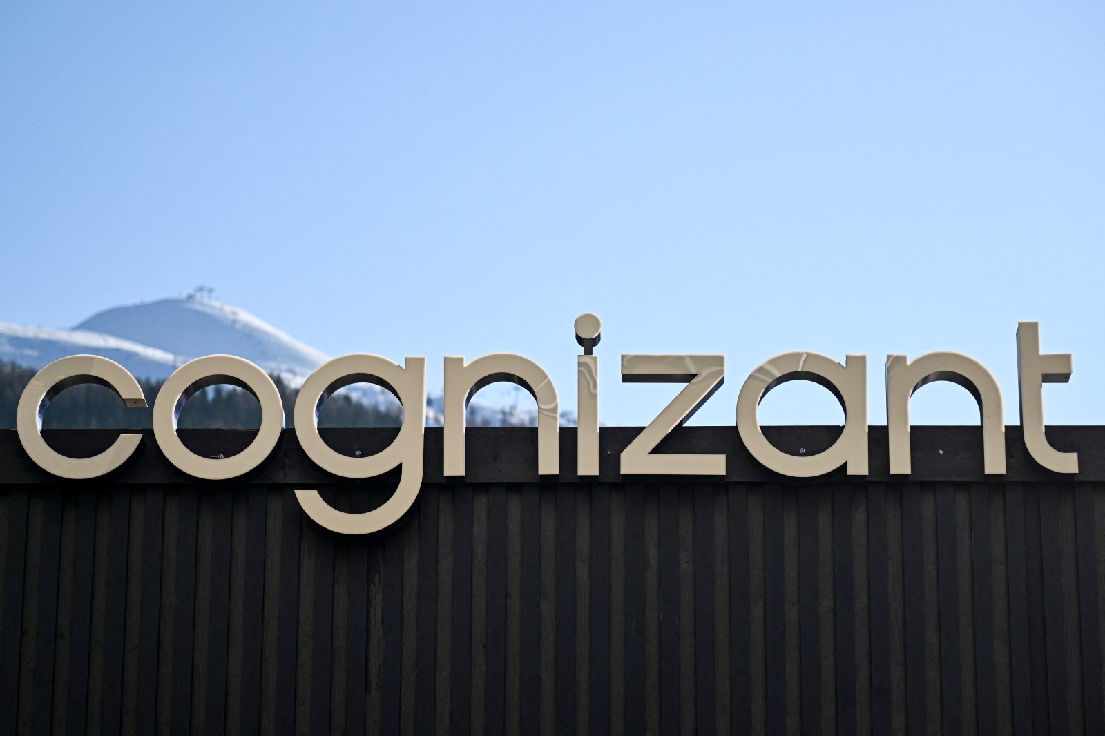 Trump Administration Halts Cognizant’s Green Card Applications Amid Fraud Investigation