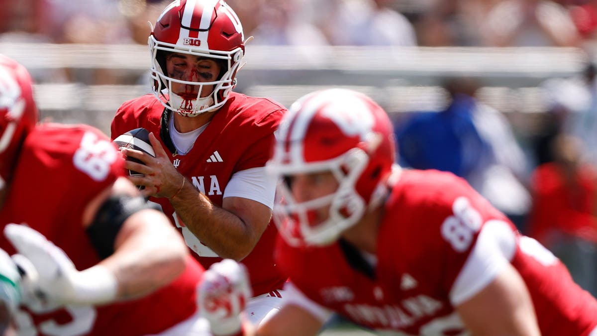 Josh Hoover’s Gritty Debut with Indiana Hoosiers