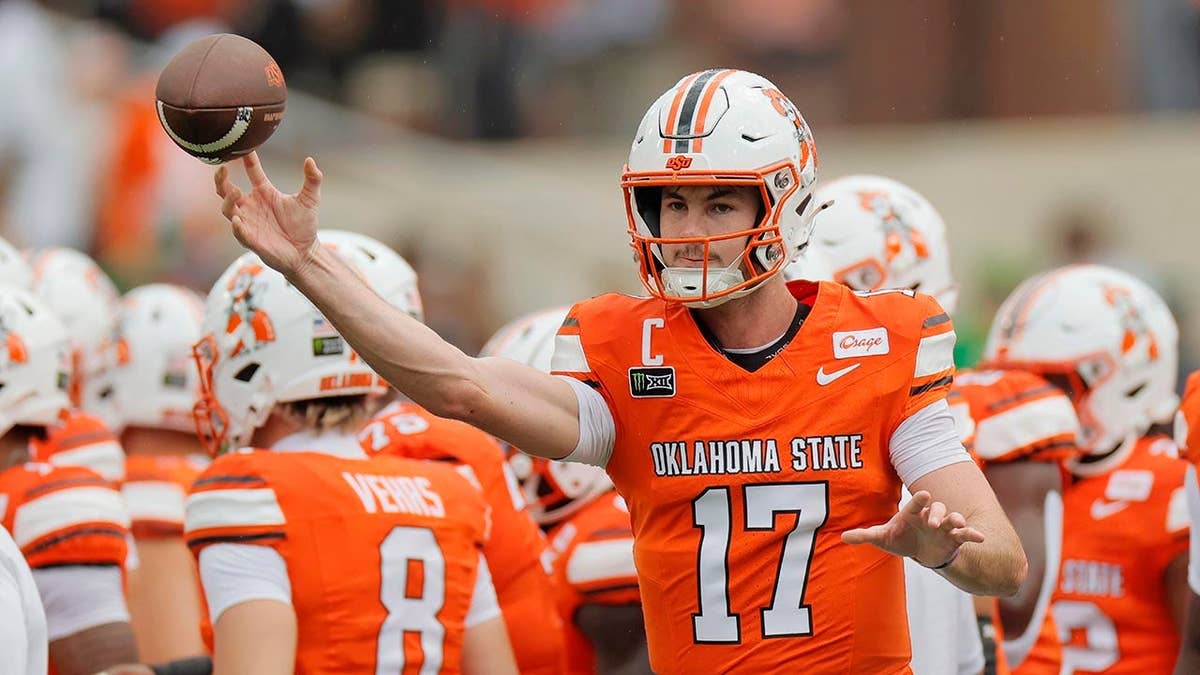 Oklahoma State Upsets Oregon, Ending Winning Streak