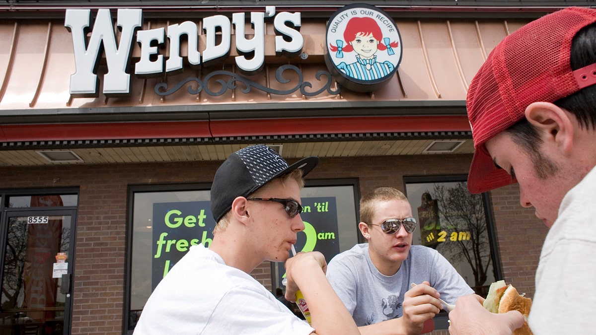 T-Rex Burger Challenge: Reviving a Giant Fast Food Item