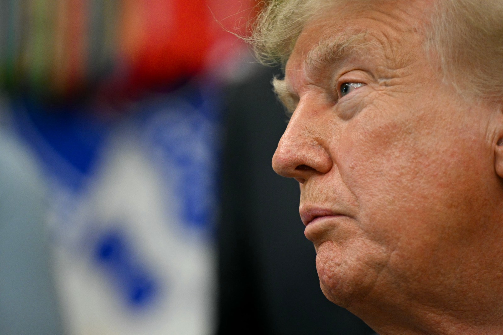 Trump’s Approval Rating Falls Below 30% Amid Economic Concerns