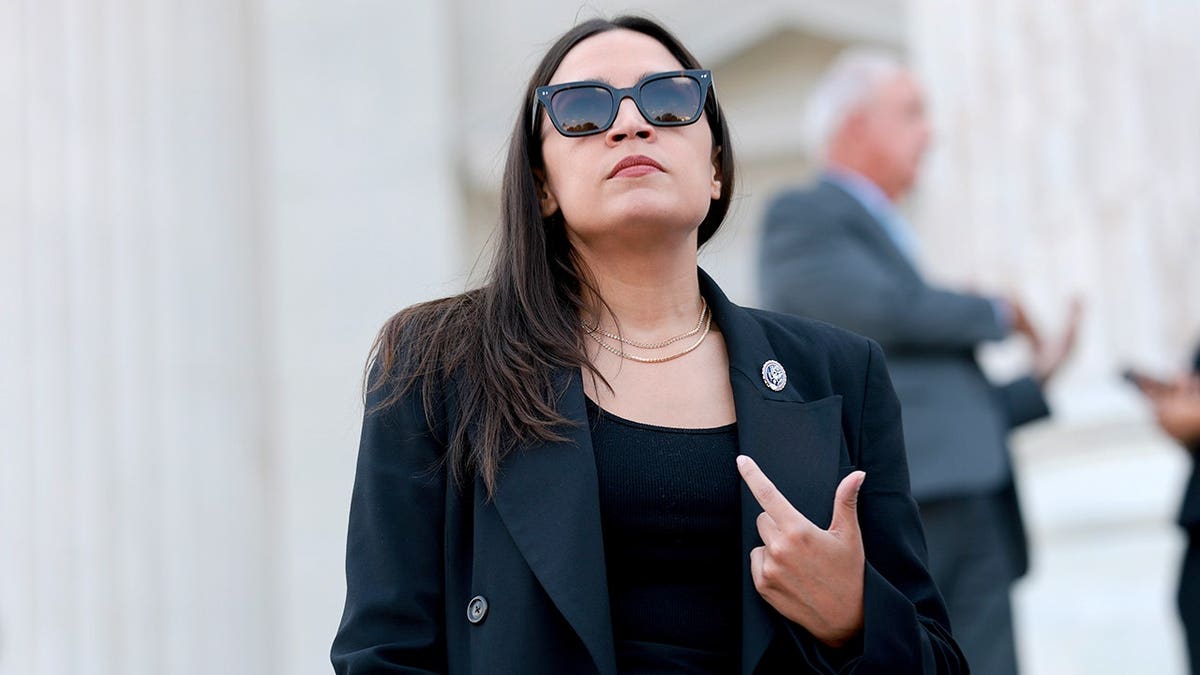 AOC Endorses Angie Nixon in Florida Senate Race