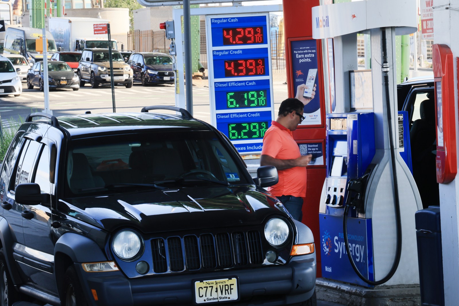 Global Surge in Gasoline Prices Amid Middle East Conflicts