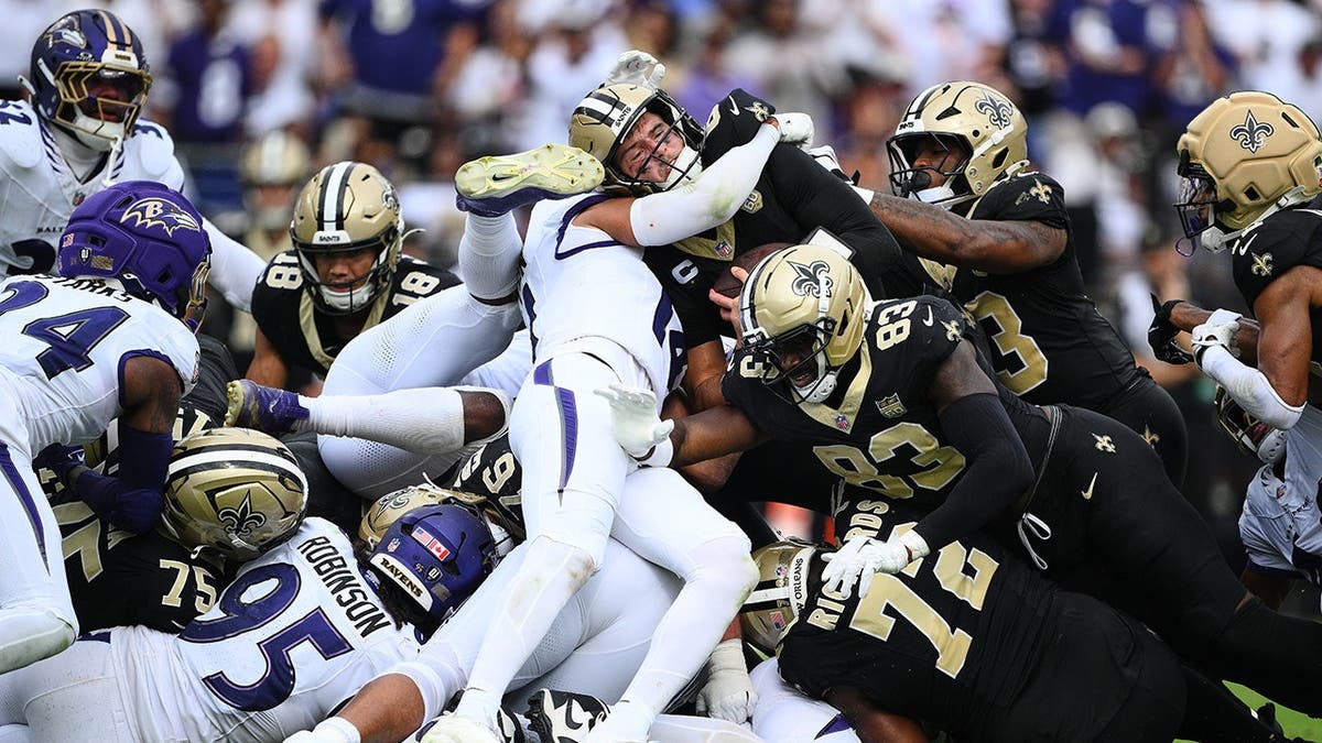 Saints Edge Ravens in Controversial Finish