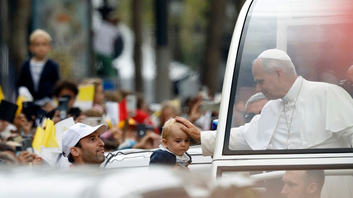 Pope Leo XIV’s Visit to Paris Draws Over 800,000