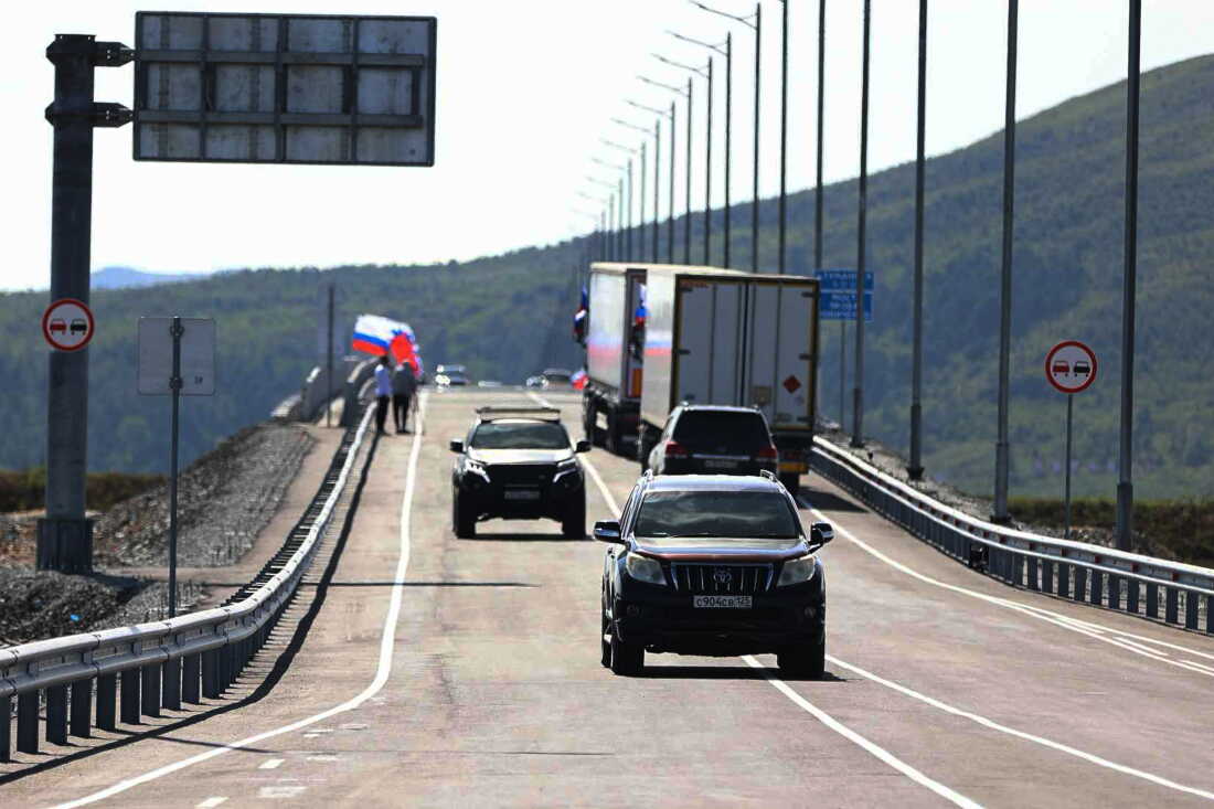 Russia and North Korea Celebrate Opening of Strategic Bridge