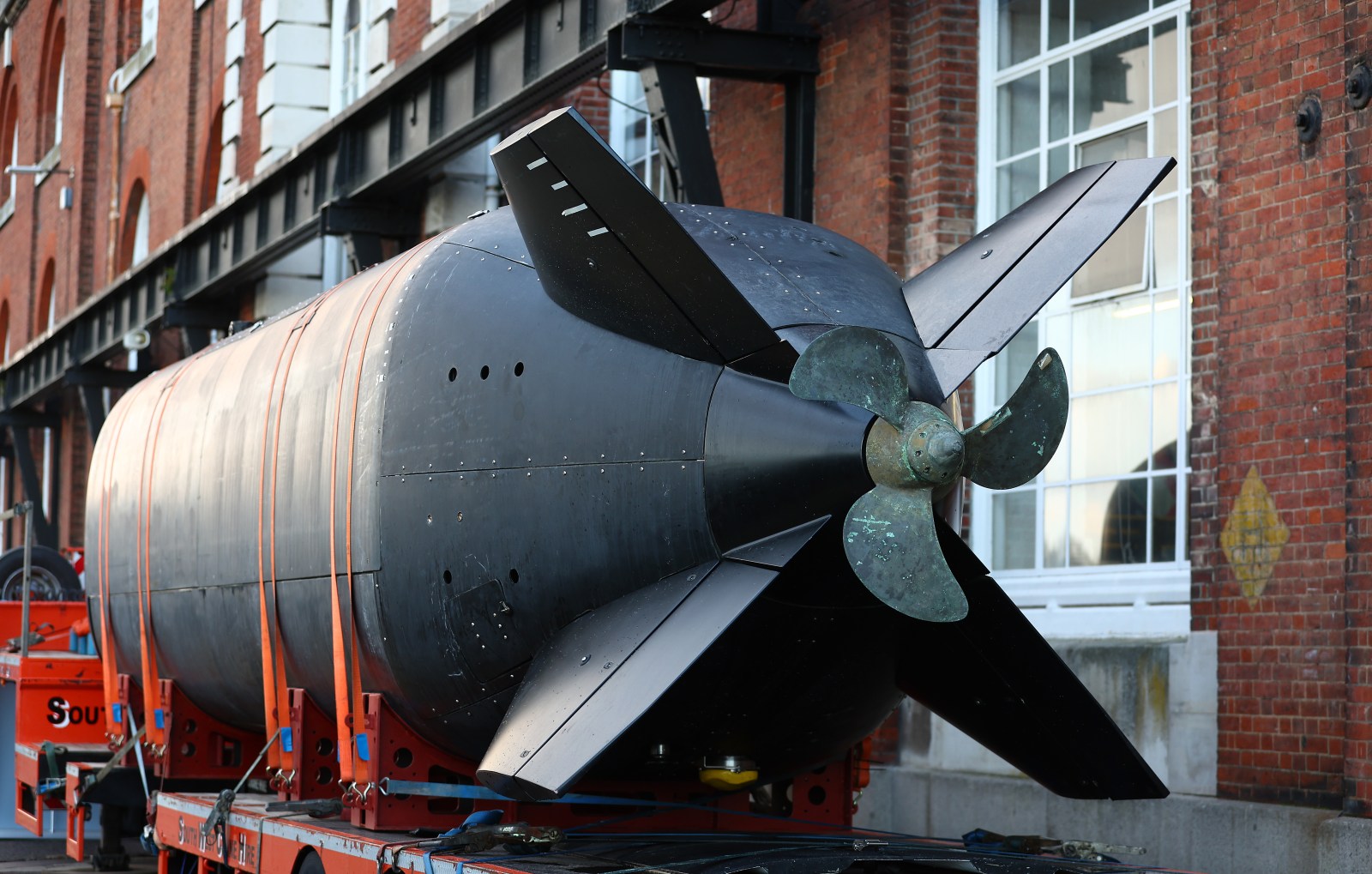 The UK Test-Fires U.S. Torpedo Using Uncrewed Undersea Vessel