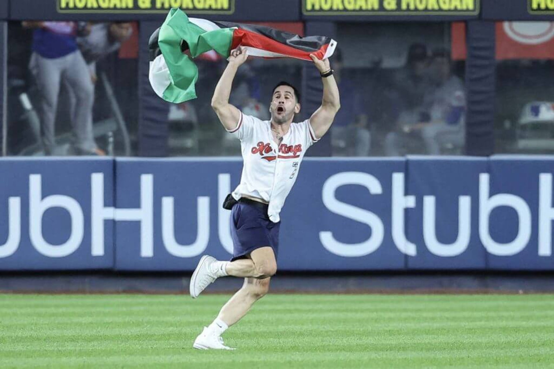 Security Detains Fan Waving Palestinian Flag During Yankees-Mets Game