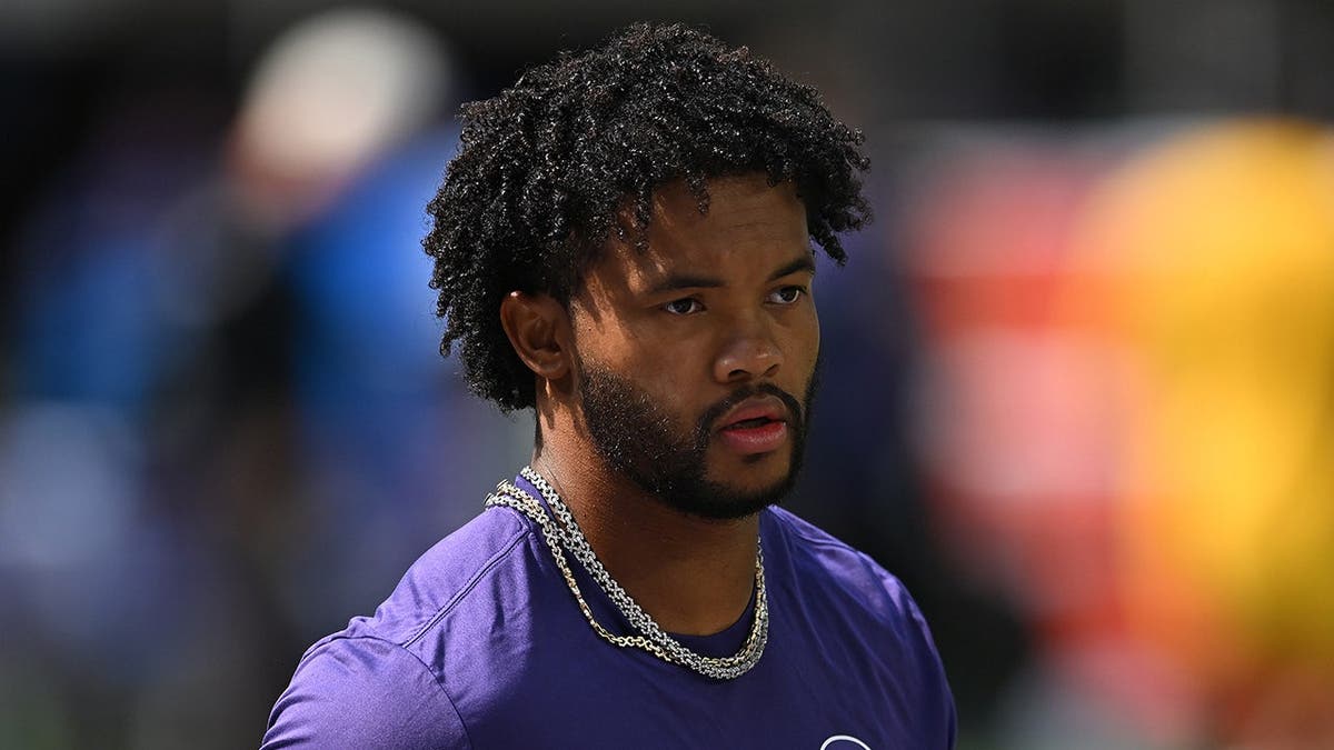 Kyler Murray Enters Concussion Protocol During Vikings Debut