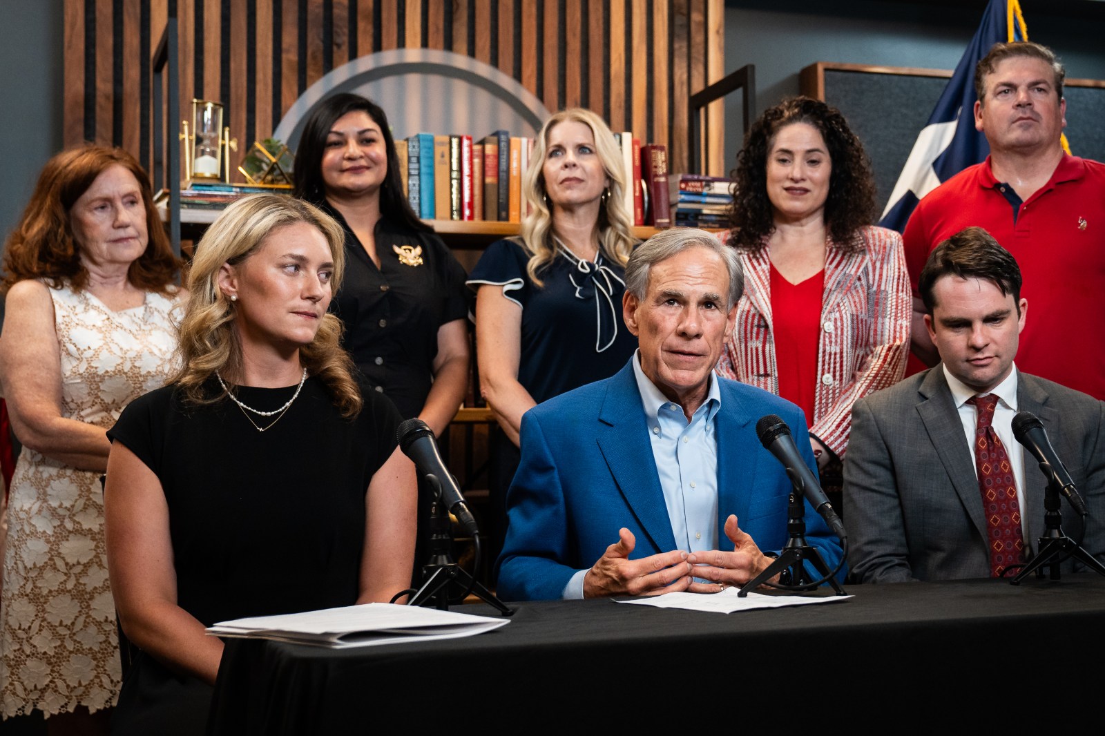 Texas Governor’s Race Polls Show Close Contest Between Abbott and Hinojosa