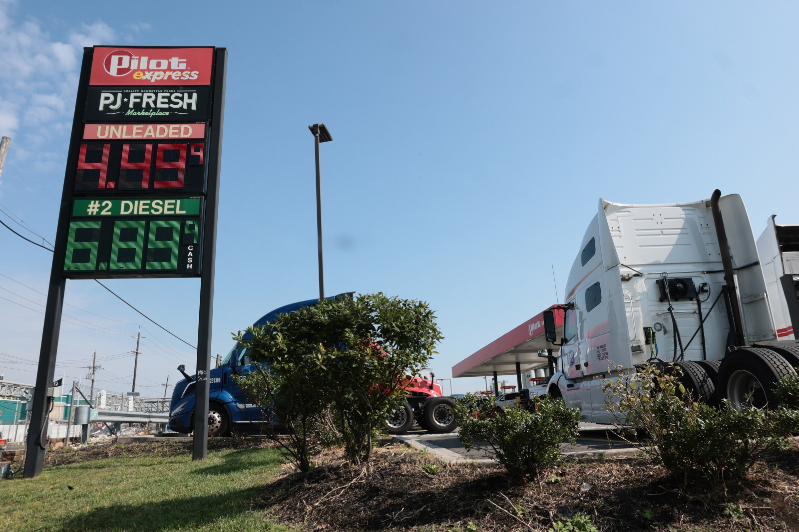 Voter Concerns Rise Over Gas Prices and Economy