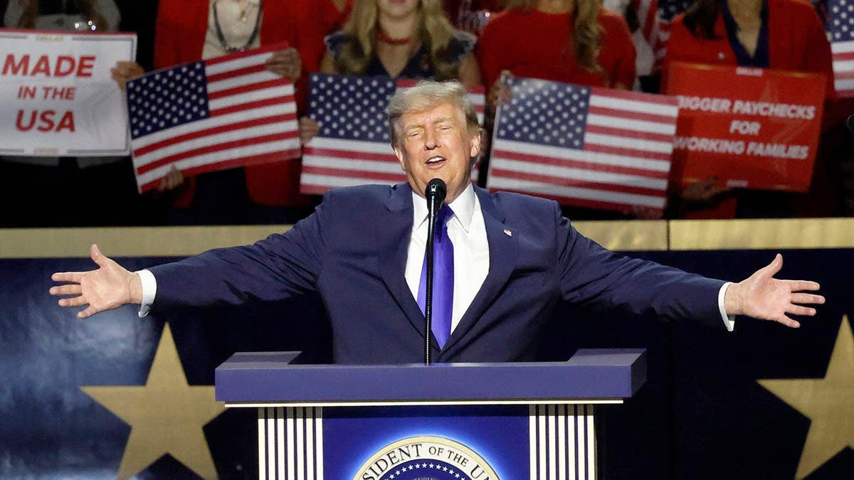 Trump Rallies GOP Support During Midterms Despite Historical Challenges