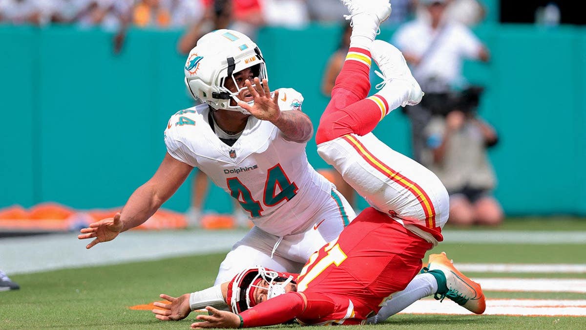 Miami Dolphins Face Roughing the Passer Controversy