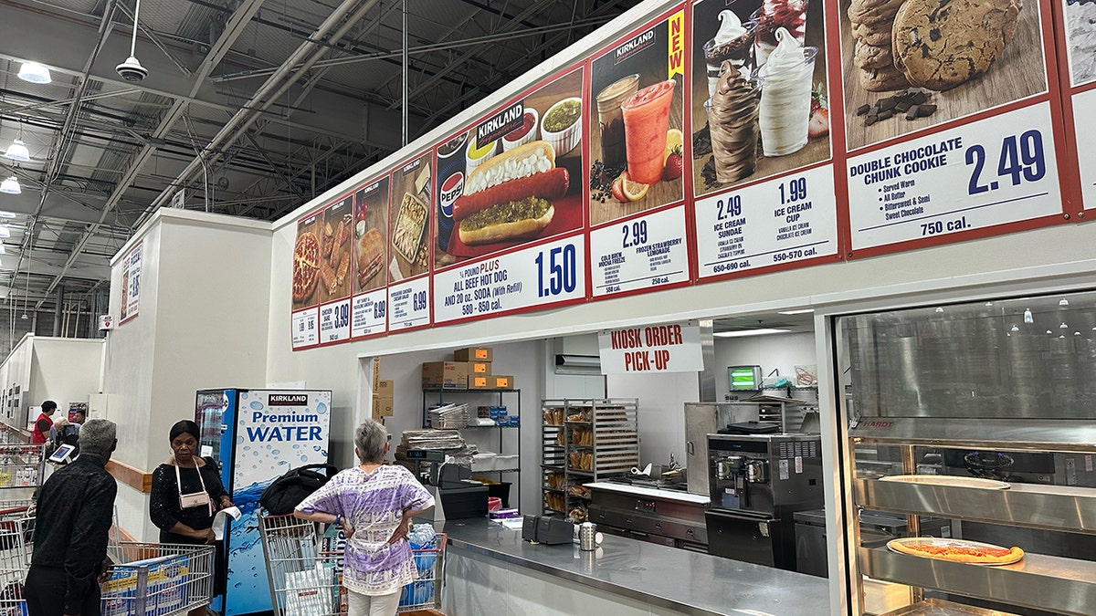 Costco’s Rotisserie Chicken Chef Salad: A High-Protein Addition