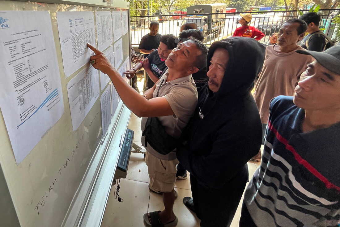 Efforts Intensify to Locate Missing Passengers After Ferry Capsizes in Java Sea