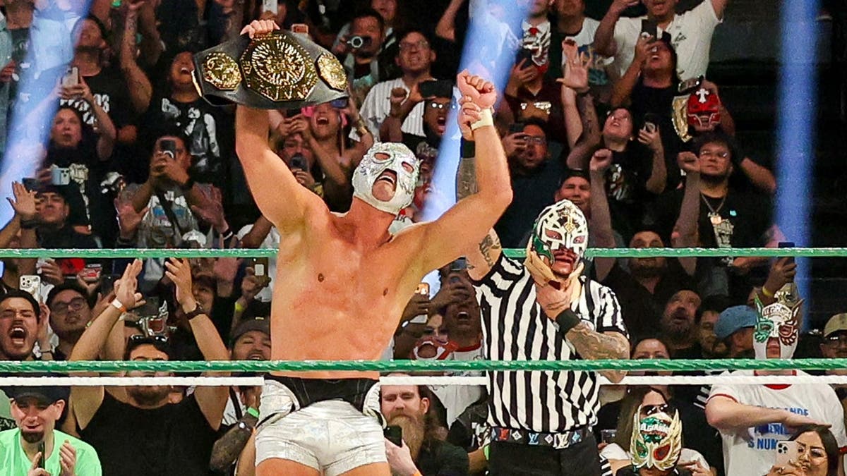 El Grande Americano Triumphs at Triplemania 34