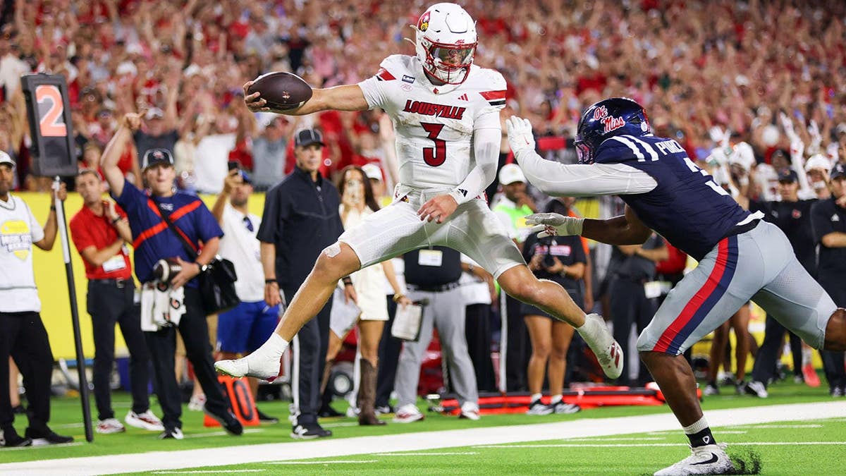 Sports Week Highlights: College Football Season Begins