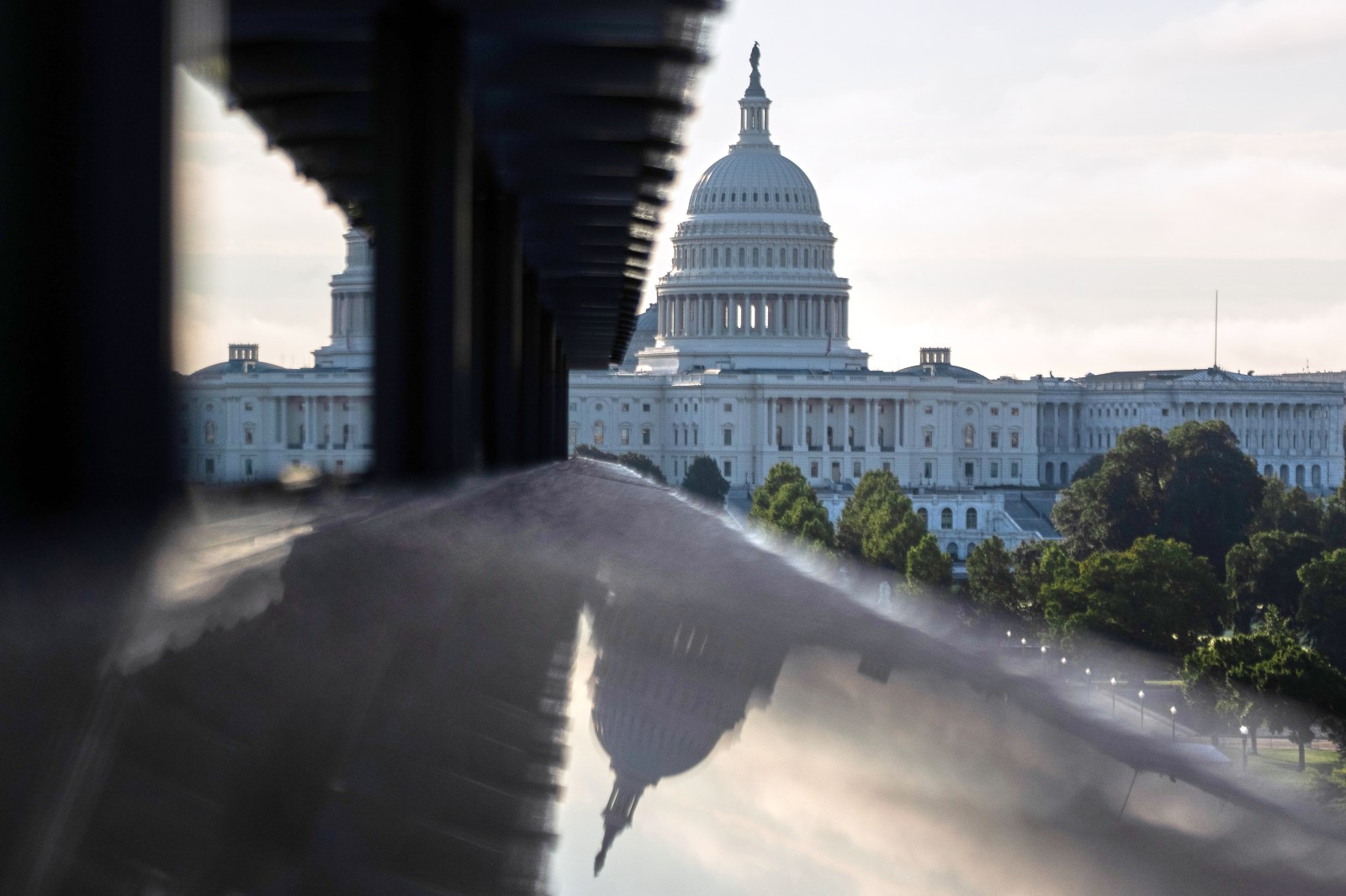 Democrats Gain Momentum in House Midterm Race