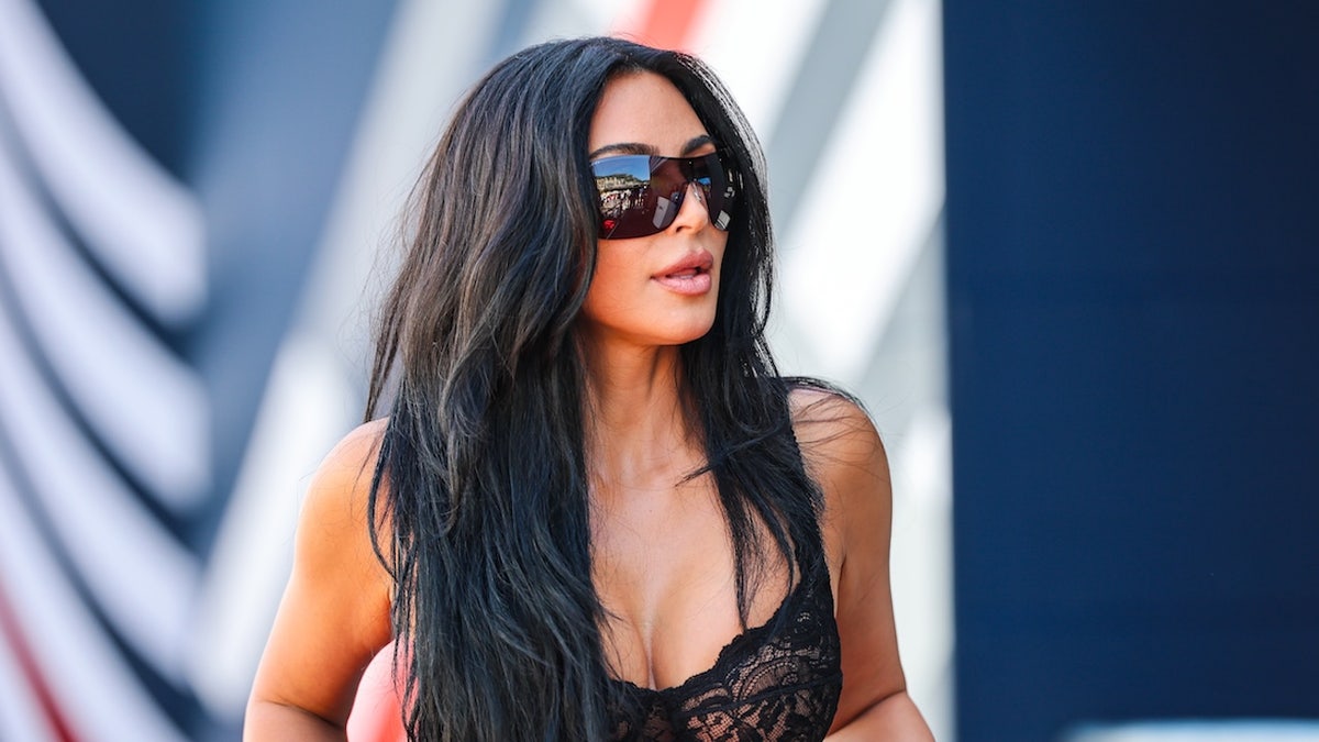 Kim Kardashian Reveals Health Diagnosis of Esophagitis