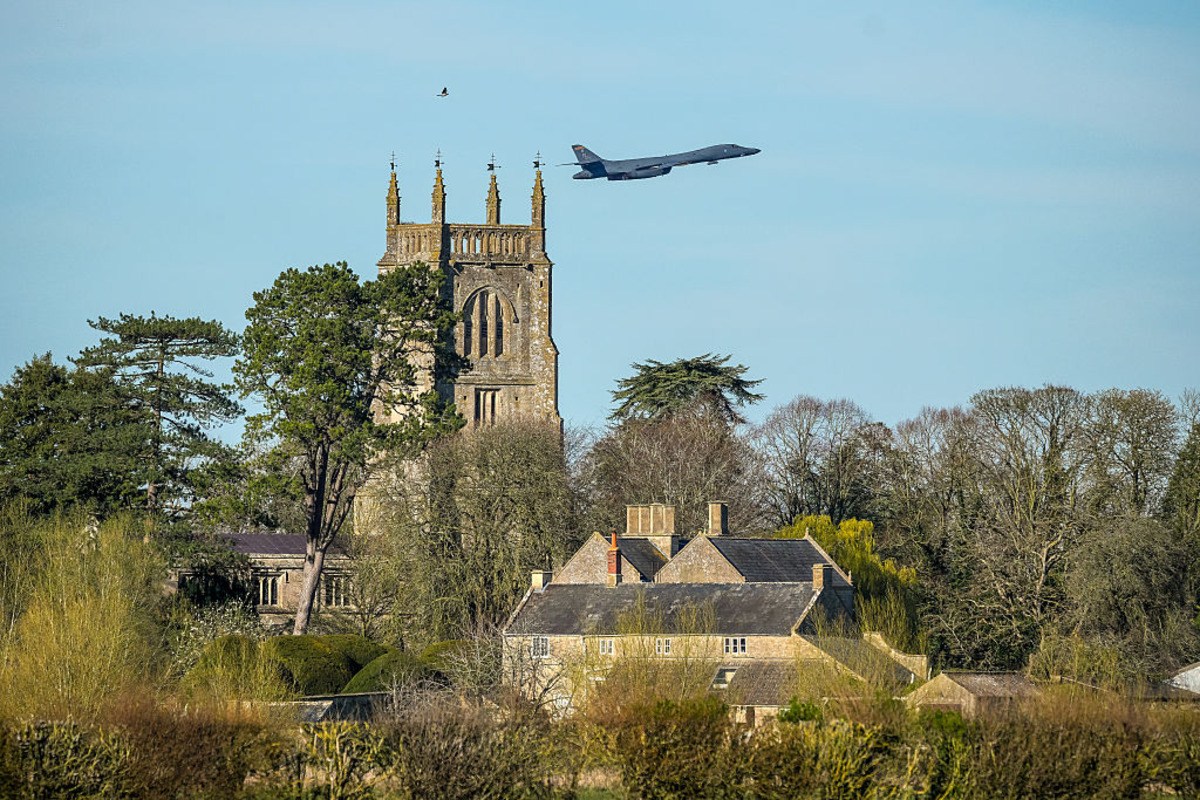 Major Incident Declared Near RAF Fairford: U.K. Police Evacuate Properties