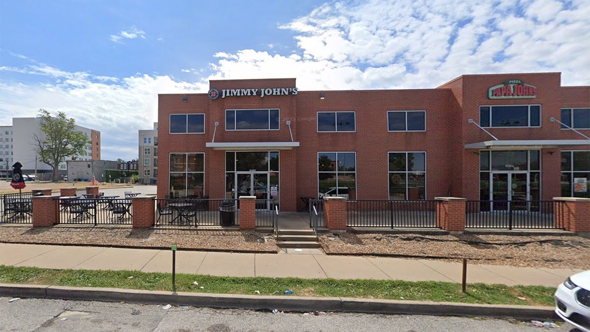 Teen Shot After Dispute at St. Louis Restaurant