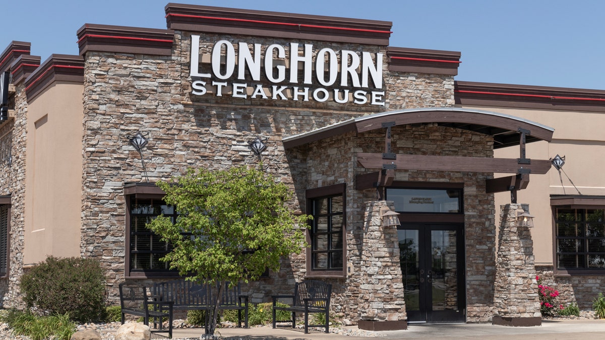 LongHorn Steakhouse Faces Scrutiny After Viral Videos