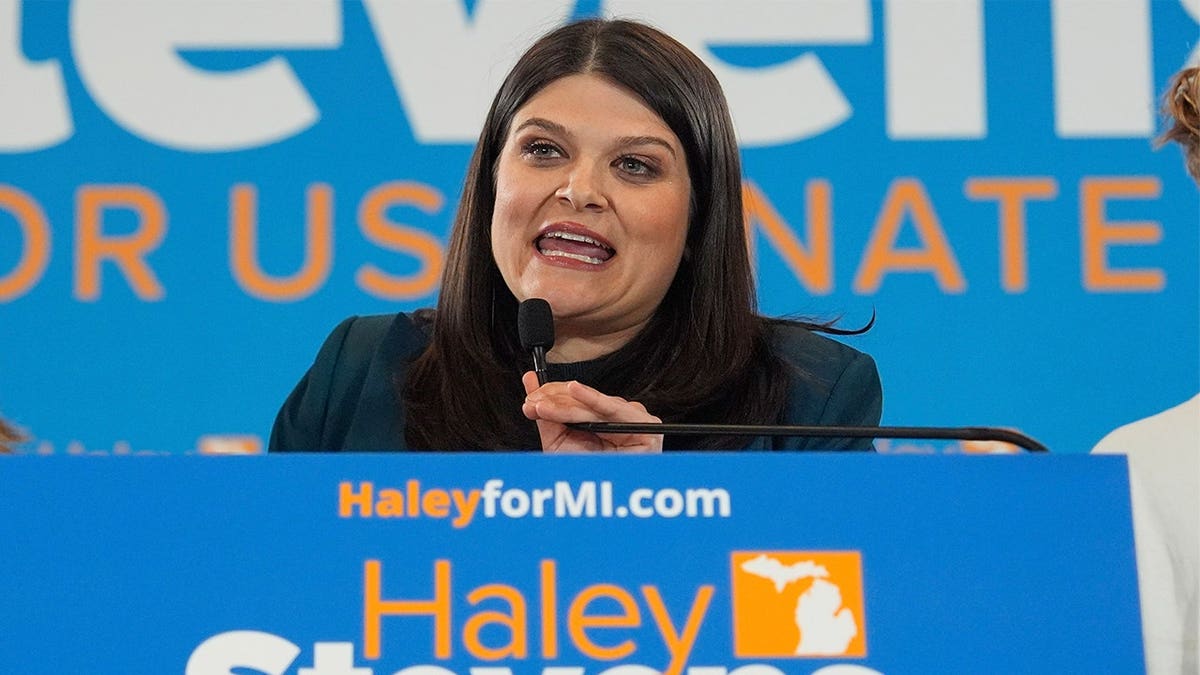 Stevens Criticizes Sanders’ Middle East Policy, Advocates for Democratic Unity