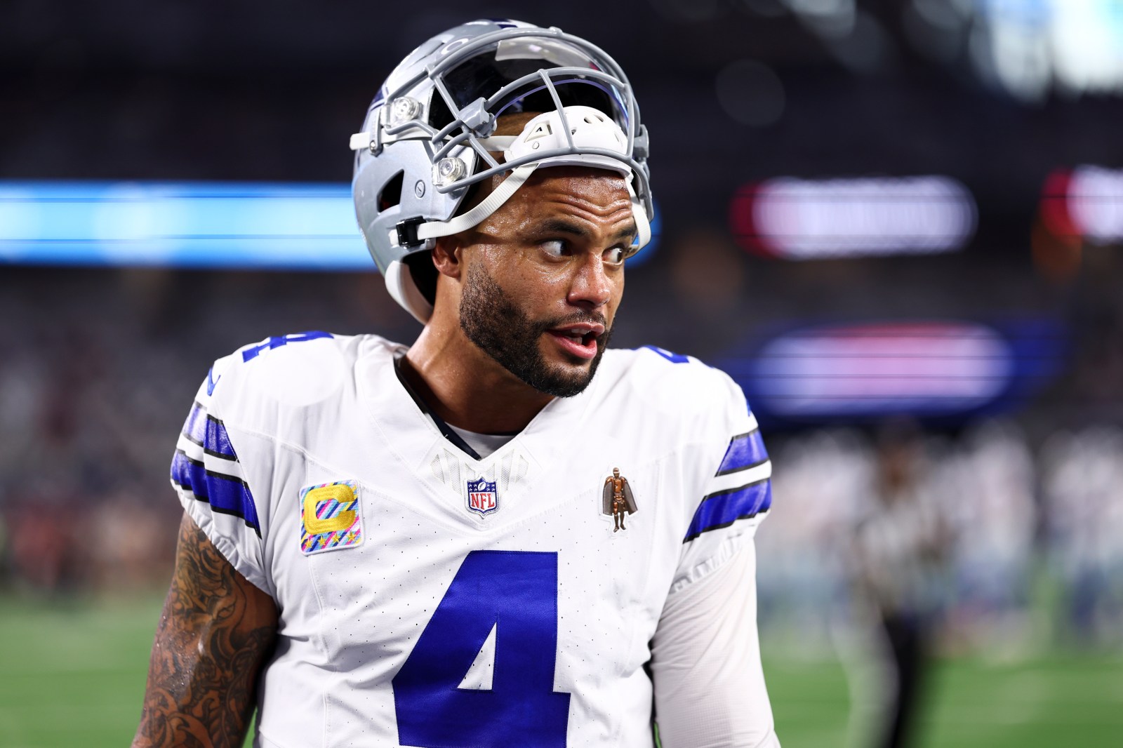 Dallas Cowboys Face Criticism After Defeat by Tampa Bay Buccaneers