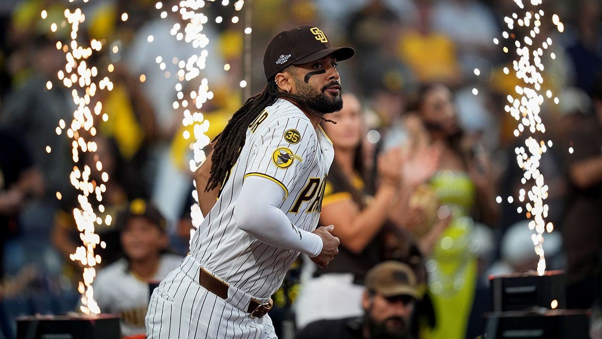Exciting Matchups in National League Division Series: Padres vs. Brewers