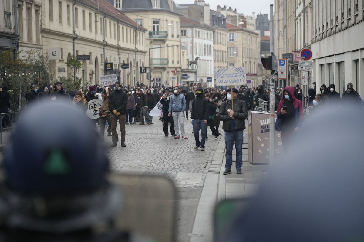 Protests in France Result in Over 135 Arrests Amid Major NFL Event