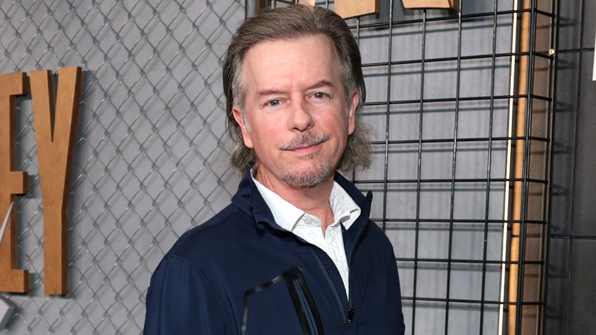 David Spade and Dana Carvey Discuss Hollywood’s Focus on Race and Gender