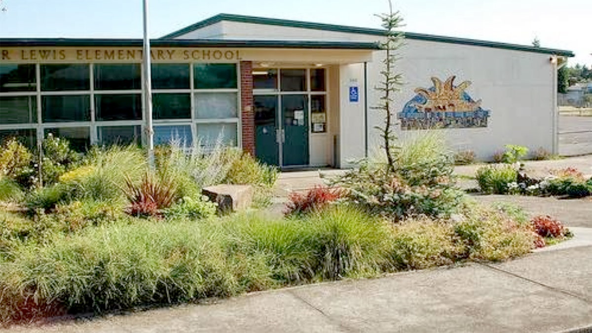 Portland School Reverses Ban on Mother Opposing Gender Curriculum