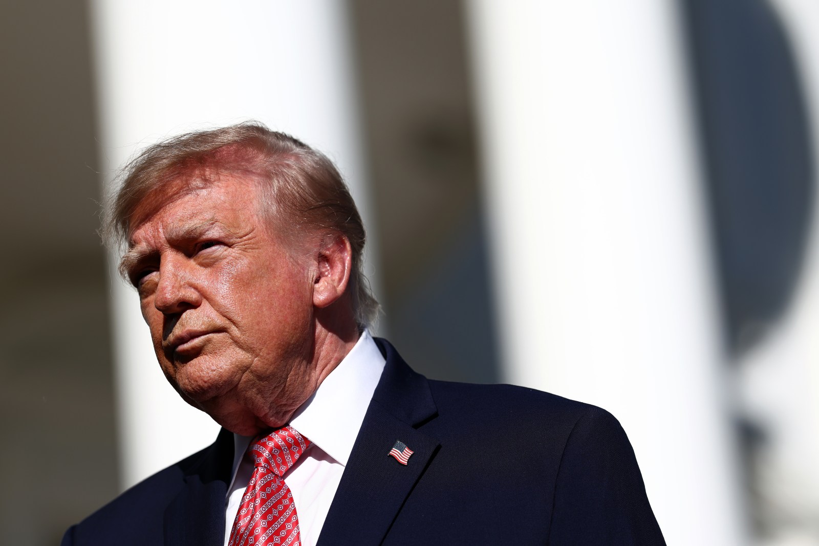 Republican Strategy in Midterm Campaigns: Distancing from Trump