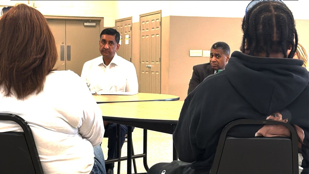 Former Fuyao Glass Employees Share Experiences of Difficult Working Conditions