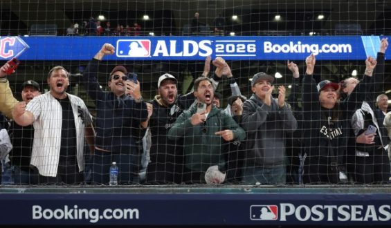 Chicago White Sox Triumph in Game 2 of AL Division Series