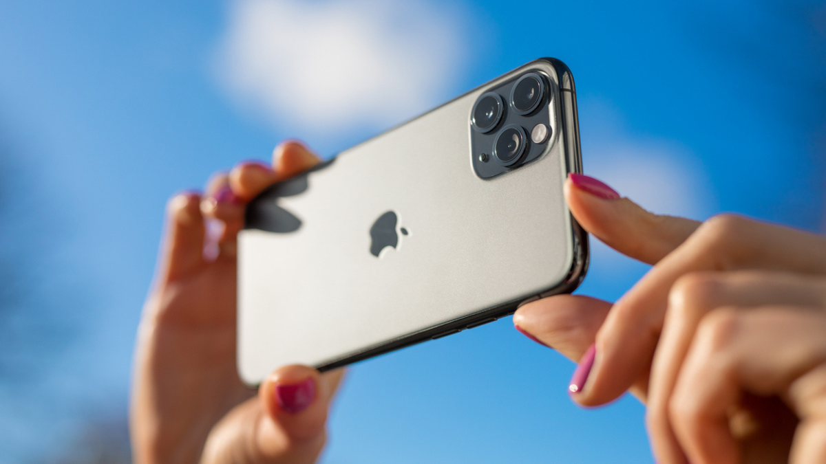 Apple’s Foldable iPhone Duo and iOS 27: Enhancing Photo Sharing