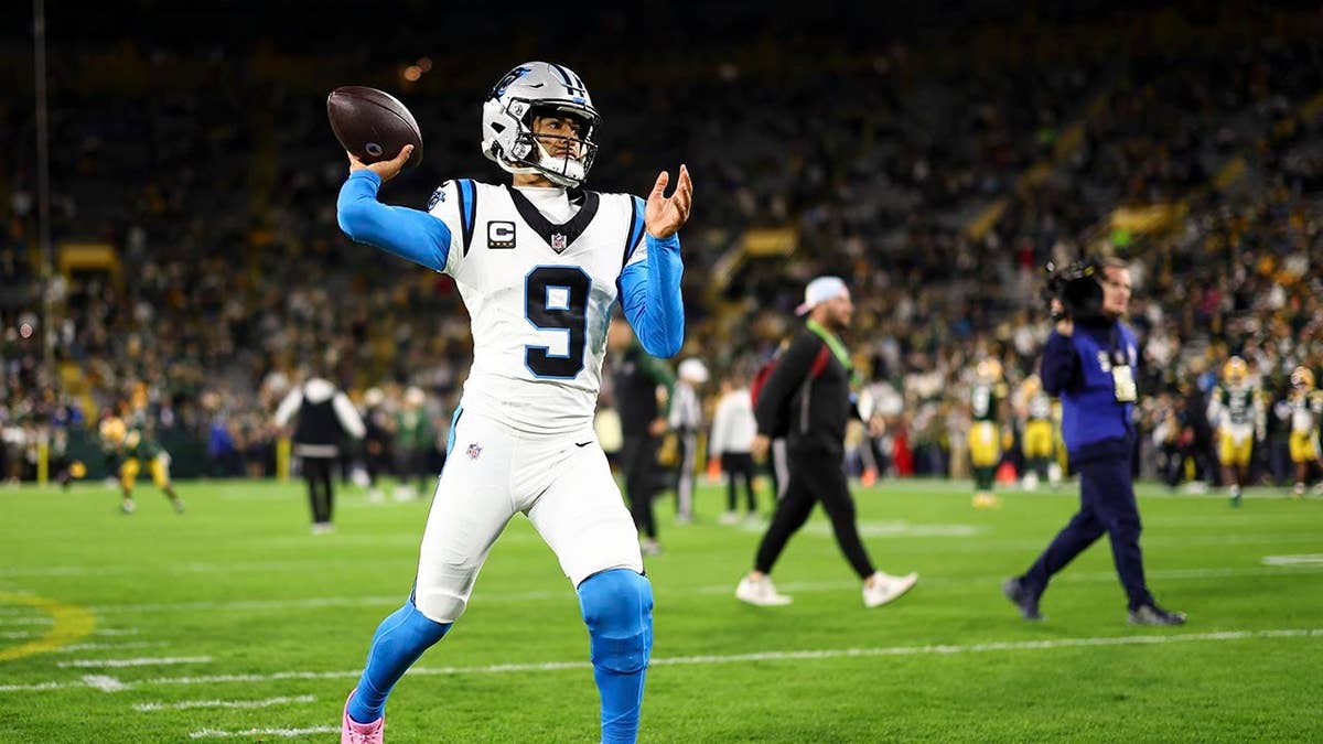 Packers Edge Panthers in Key NFC North Victory