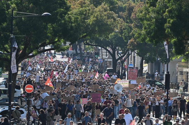 Protests Disrupt French Schools Over Poor Conditions